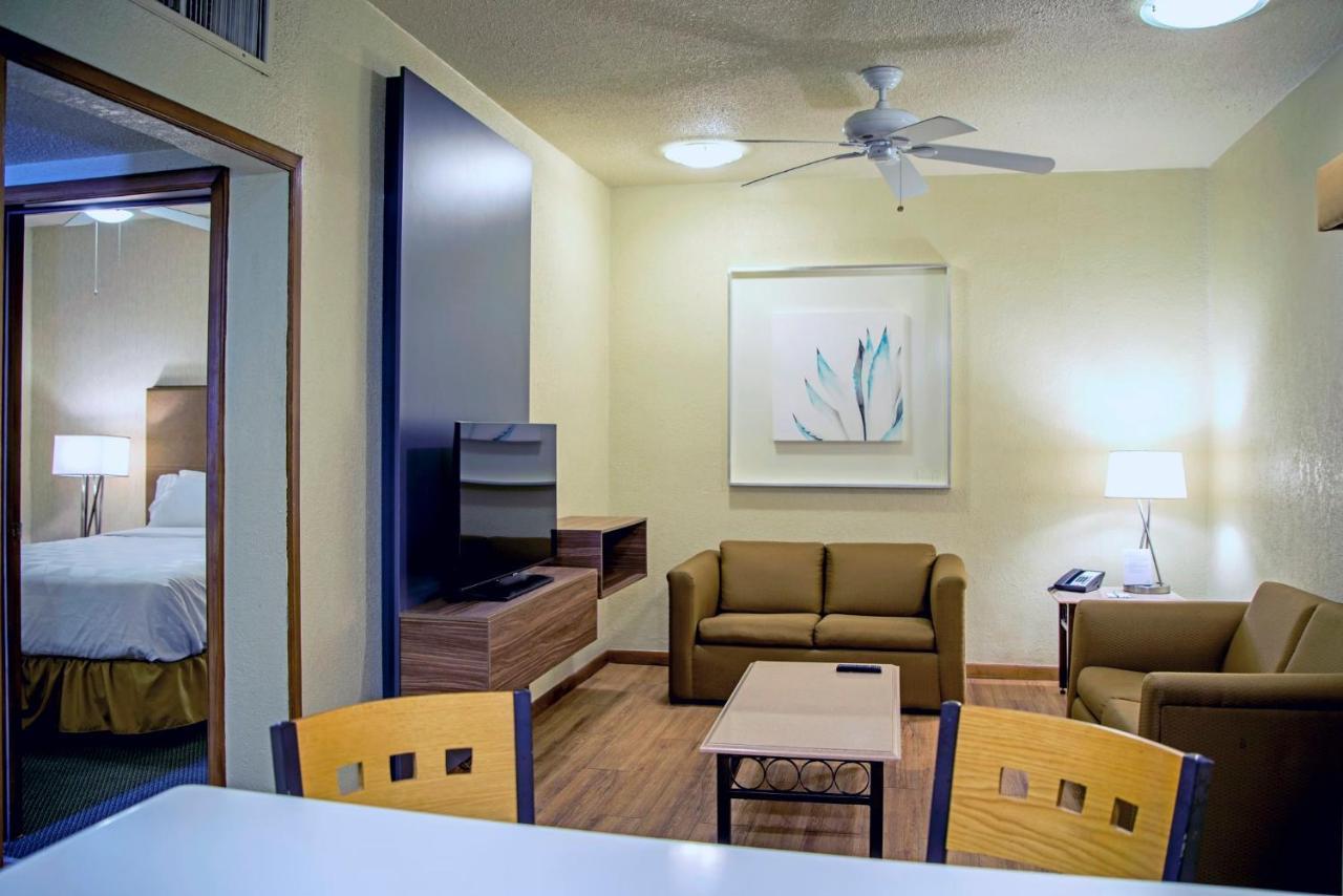 Holiday Inn Hotel & Suites Chihuahua By Ihg Eksteriør bilde