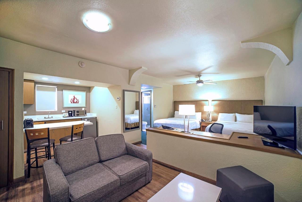 Holiday Inn Hotel & Suites Chihuahua By Ihg Eksteriør bilde