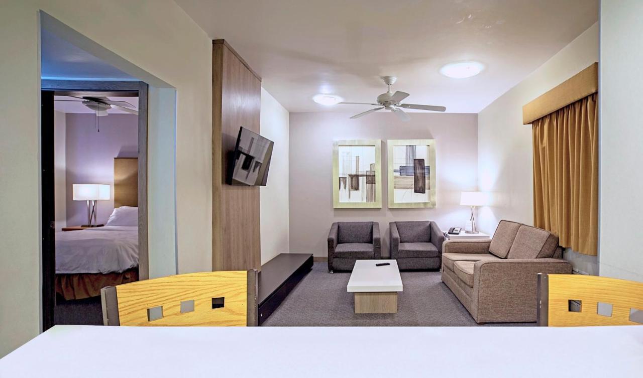 Holiday Inn Hotel & Suites Chihuahua By Ihg Eksteriør bilde