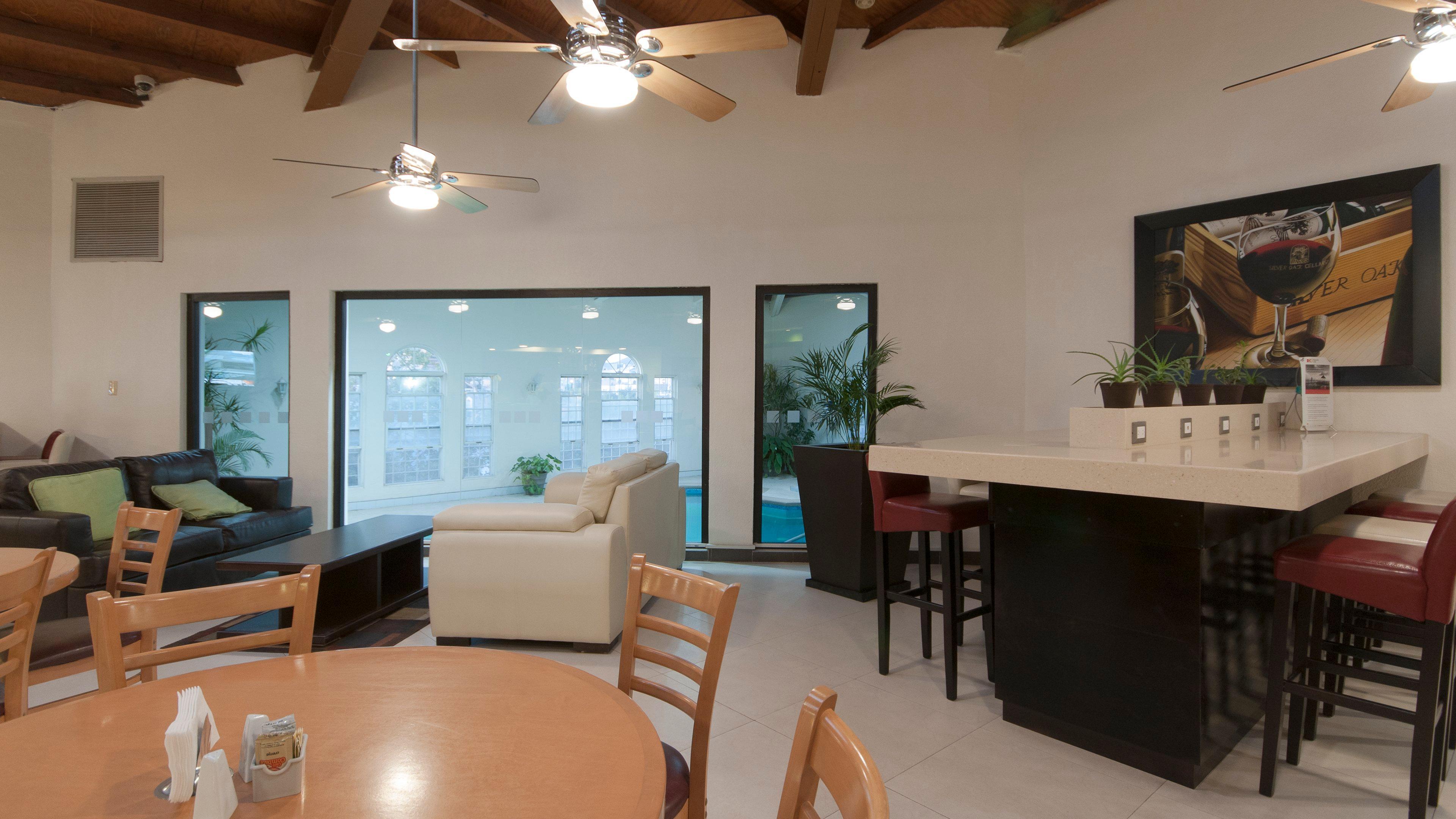 Holiday Inn Hotel & Suites Chihuahua By Ihg Eksteriør bilde